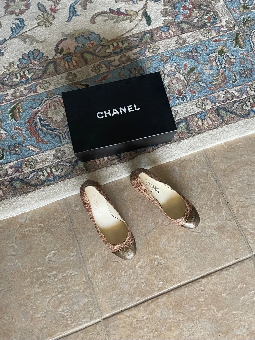 CHANEL Two-Tone Beige and Metallic Cap-Toe tweed heels 38 1/2 38.5